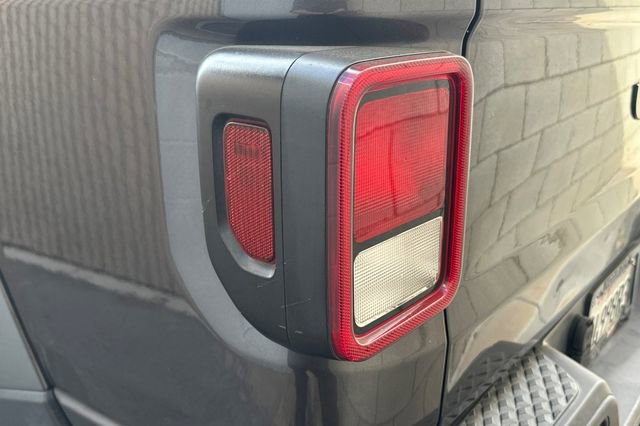 Used 2022 Jeep Gladiator Sport image 13