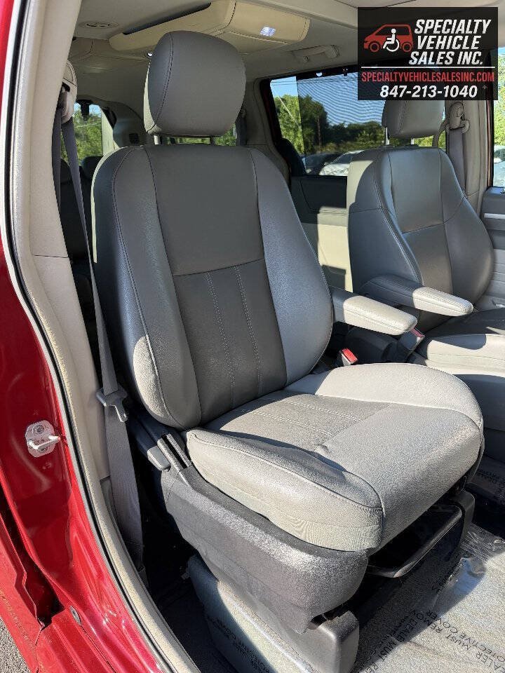 Used 2008 Dodge Grand Caravan SXT FWD image 28
