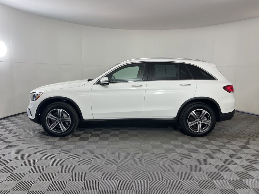 Used 2022 Mercedes-Benz GLC 300 4MATIC w/ Multimedia Package Lite image 2