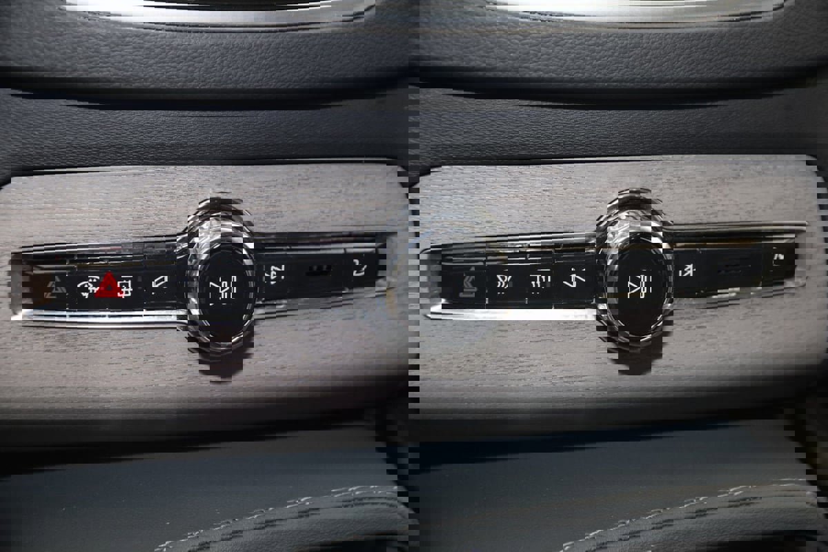 Used 2024 Volvo XC90 T8 Ultimate w/ Protection Package Premier image 31