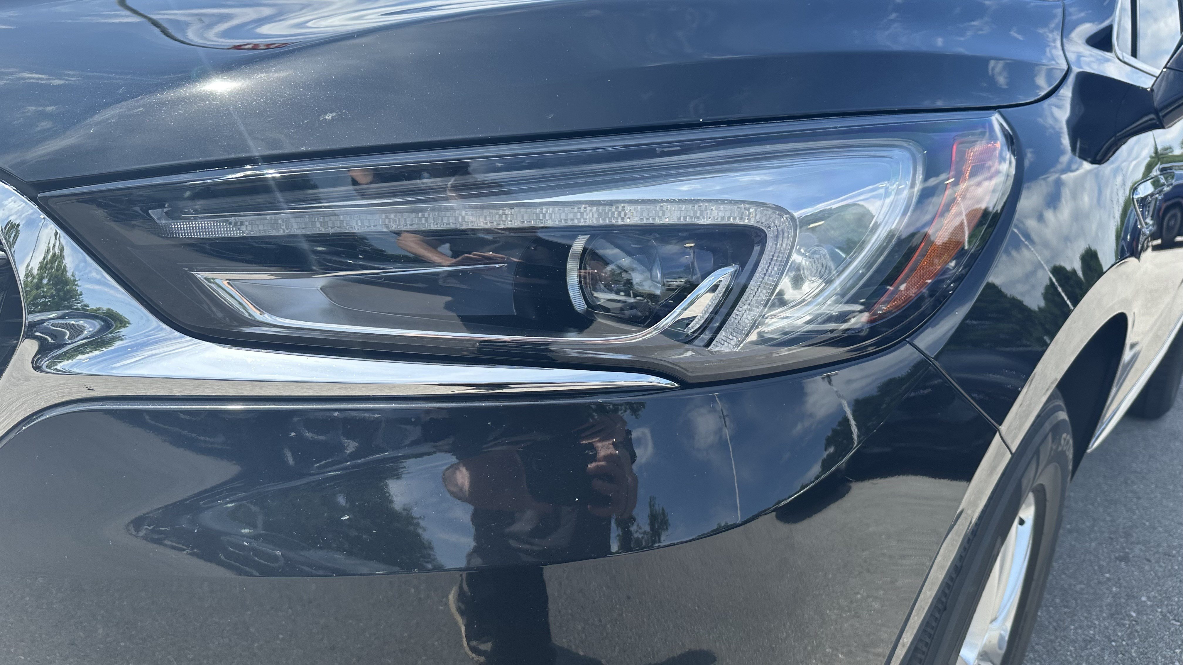 Used 2021 Buick Enclave Essence w/ Sound and Sites Package FWD image 6