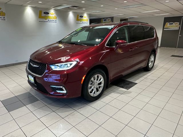 Used 2022 Chrysler Pacifica Touring-L AWD/4WD image 2