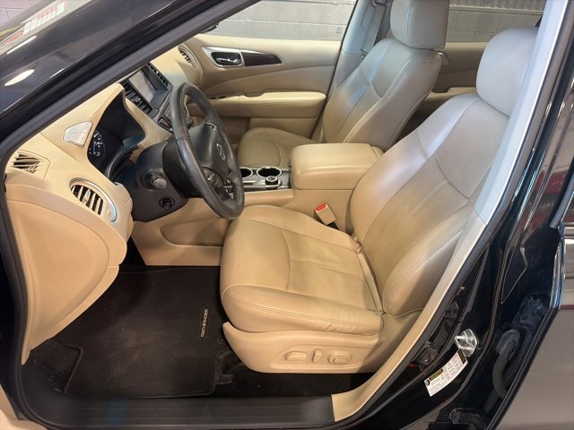 Used 2016 Nissan Pathfinder Platinum w/ Family Entertainment Package image 21