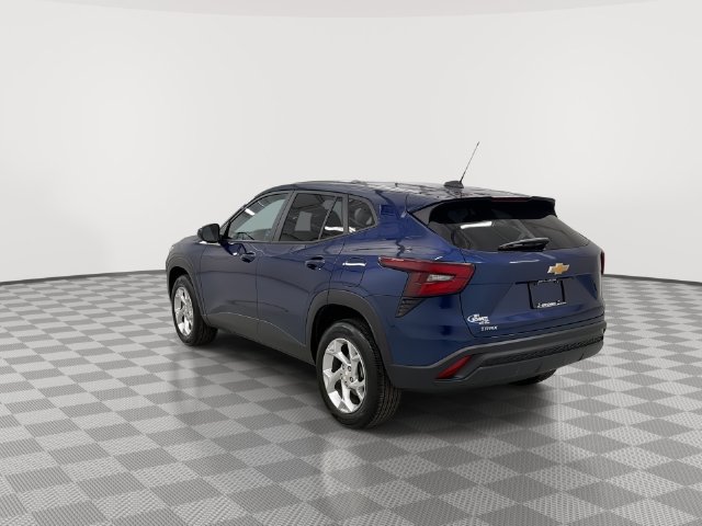 Certified 2024 Chevrolet Trax LS w/ LS Convenience Package FWD image 8
