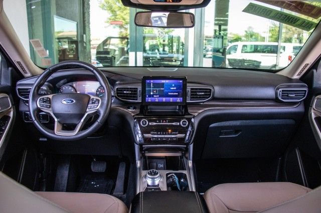 Used 2023 Ford Explorer Limited image 15