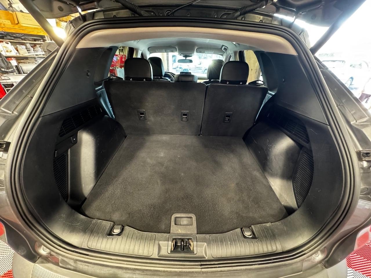 Used 2021 Ford Escape SEL image 11