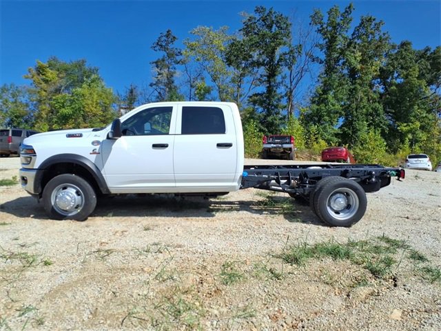 New 2026 RAM 5500 Tradesman w/ Chrome Appearance Group image 2