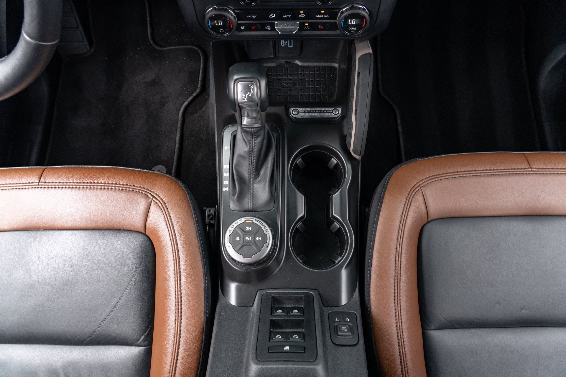Used 2024 Ford Bronco Outer Banks AWD/4WD image 32