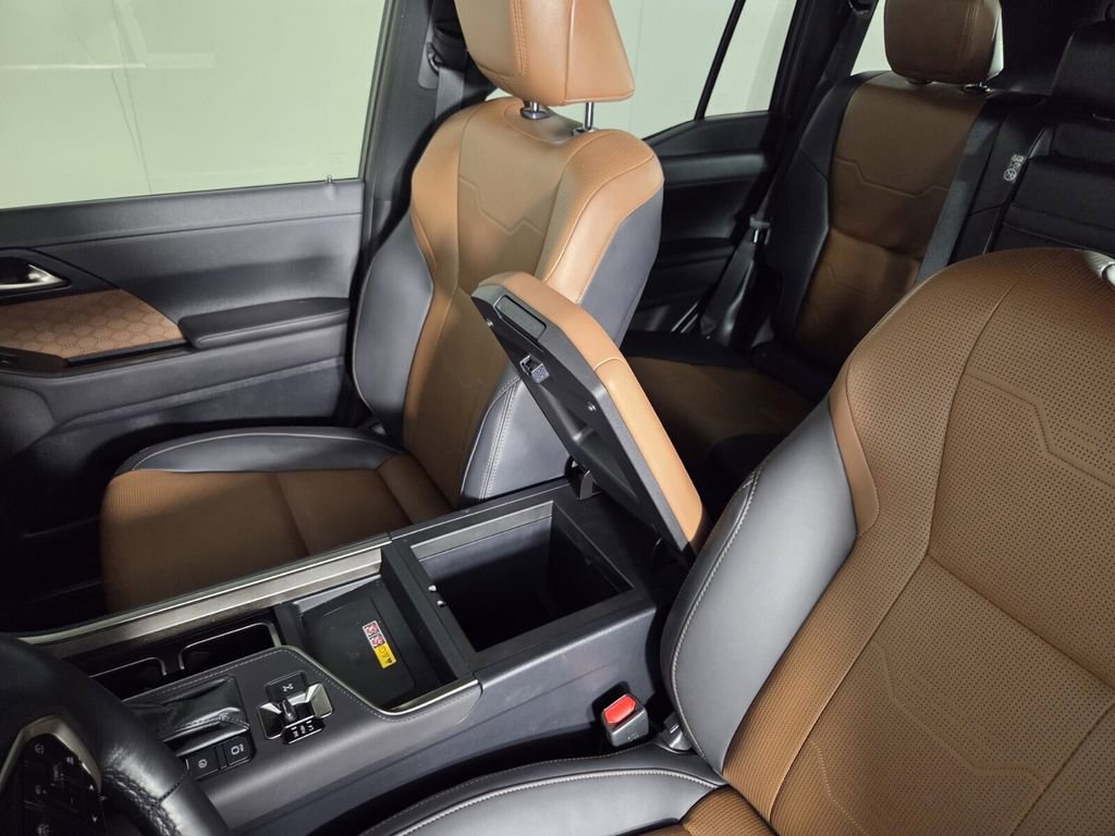 Used 2024 Lexus GX 550 w/ Cold Area Package AWD/4WD image 23