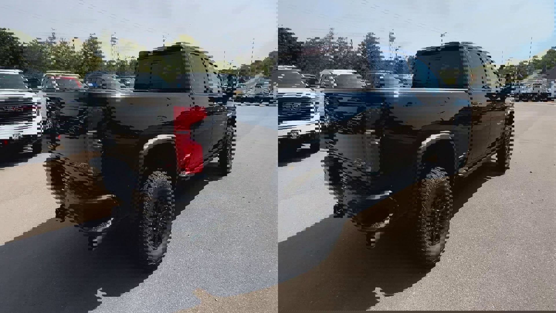 New 2025 Chevrolet Silverado 2500 ZR2 w/ Technology Package image 44