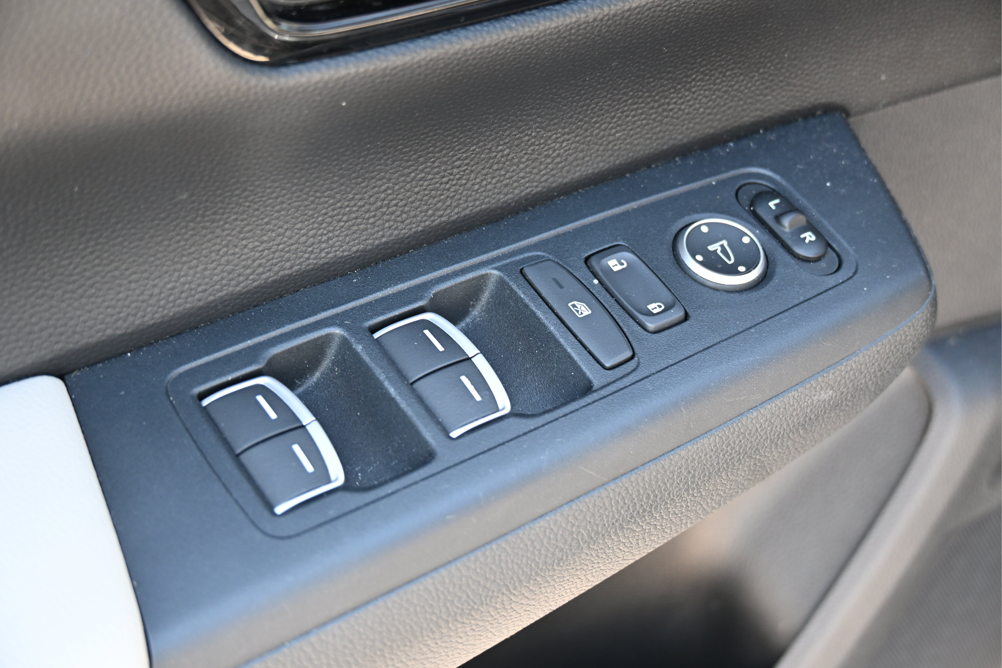 Used 2024 Honda CR-V EX-L image 13