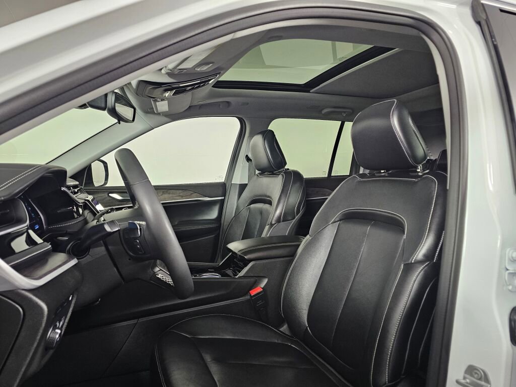 Used 2022 Jeep Grand Cherokee Limited 4xe w/ MOPAR Finishing Package image 21