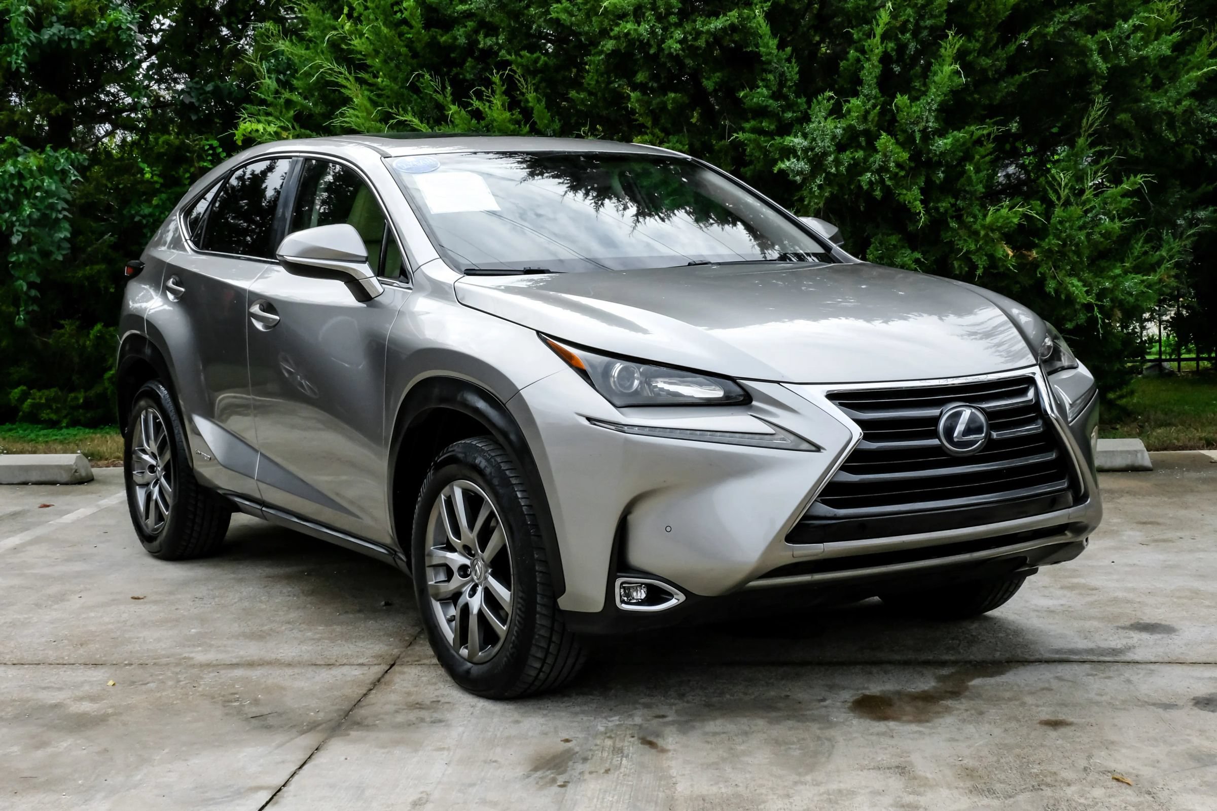 Used 2016 Lexus NX 300h FWD w/ Luxury Package image 7