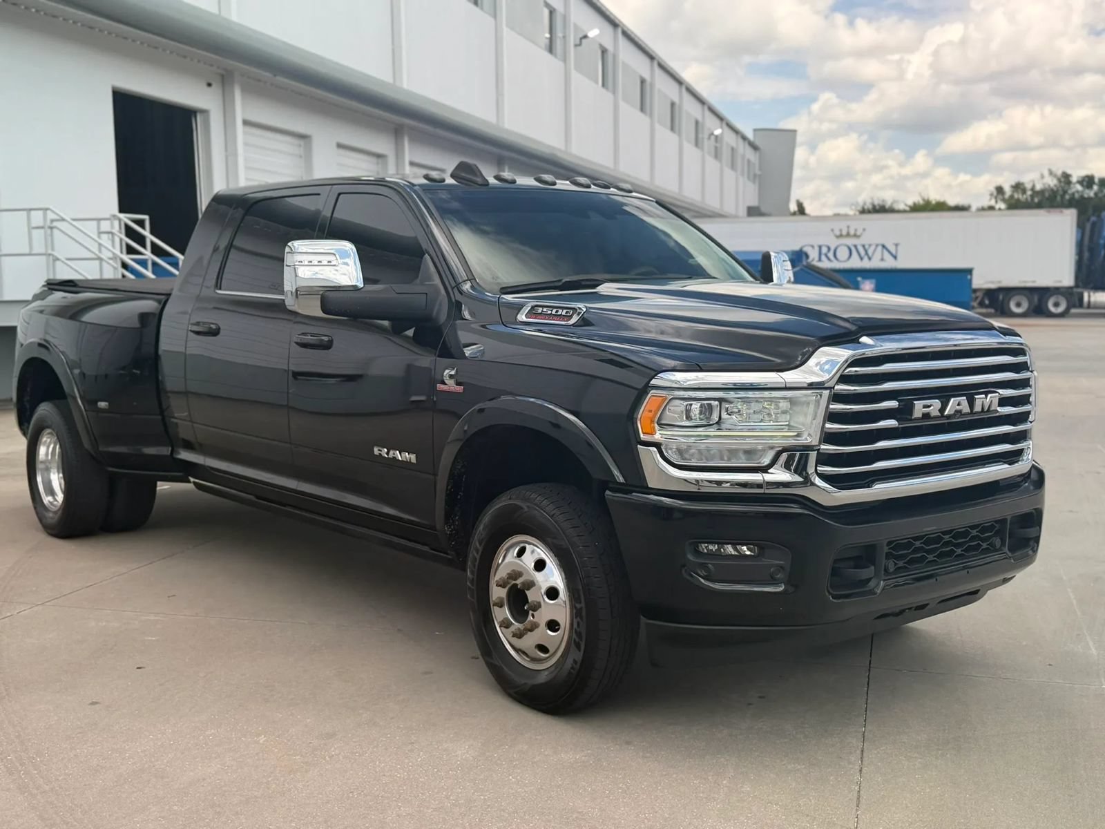 Used 2023 RAM 3500 Limited AWD/4WD image 4