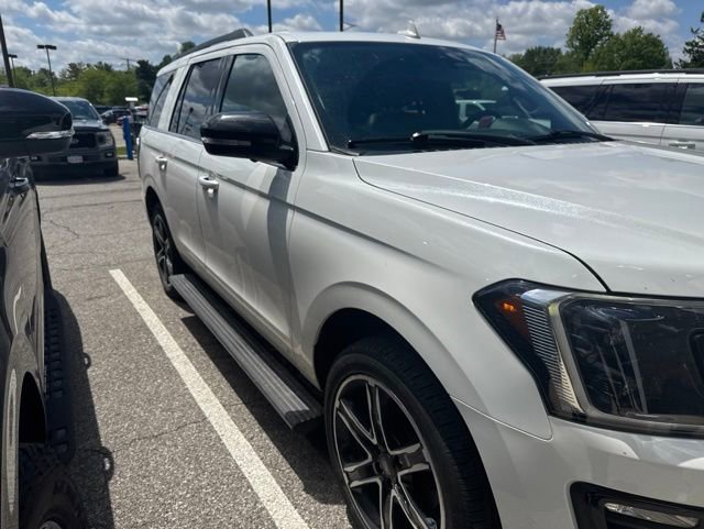 Used 2020 Ford Expedition Limited w/ Equipment Group 303A AWD/4WD image 2