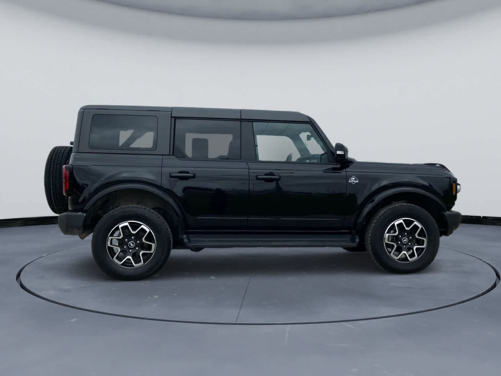 Used 2025 Ford Bronco Outer Banks AWD/4WD image 3