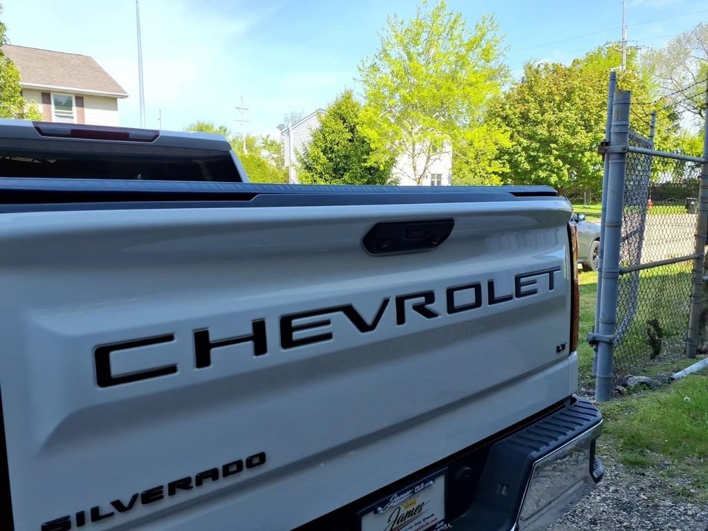 Used 2022 Chevrolet Silverado 1500 LT AWD/4WD image 29