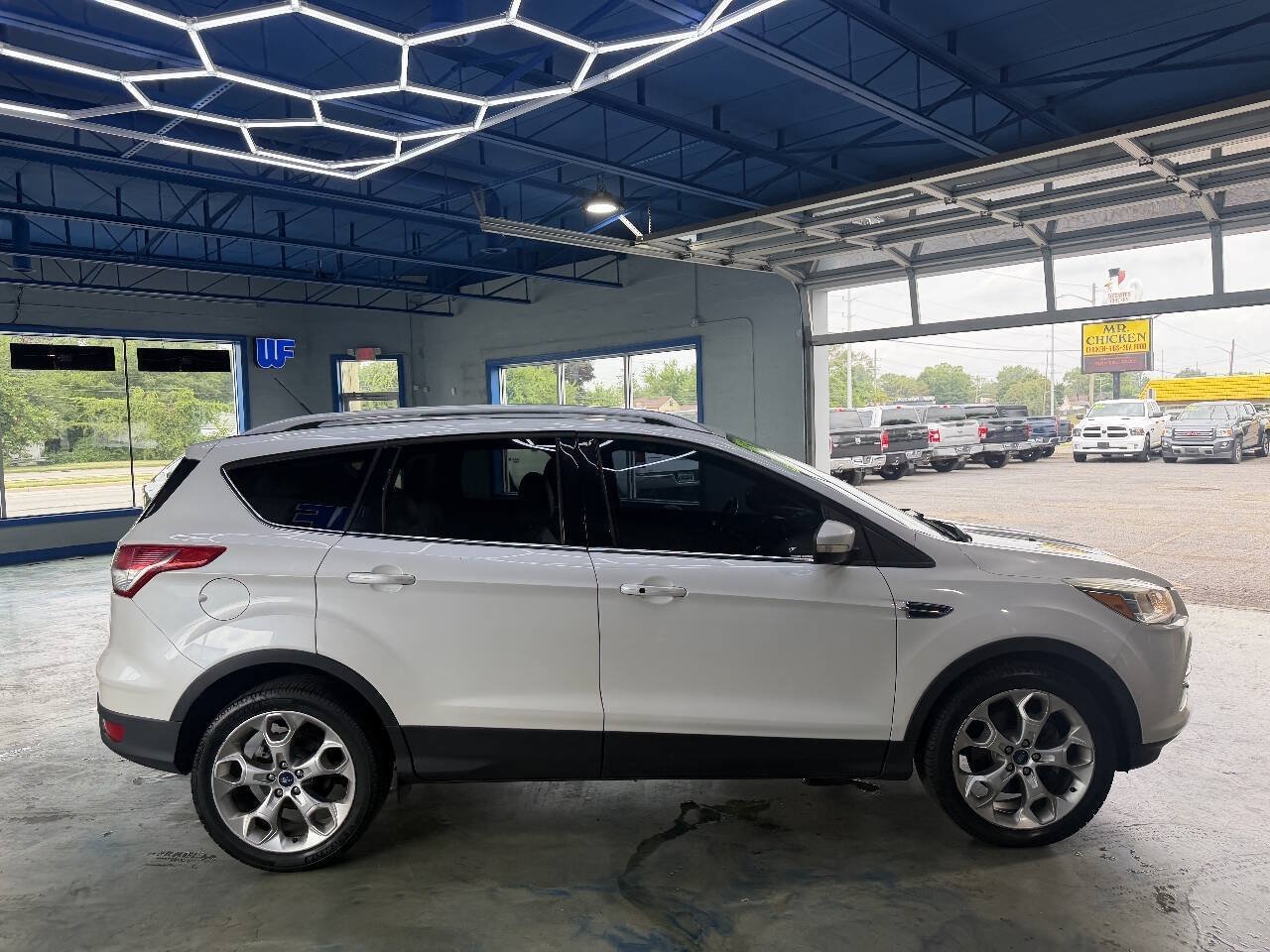 Used 2016 Ford Escape Titanium w/ Canadian Touring Package AWD/4WD image 8