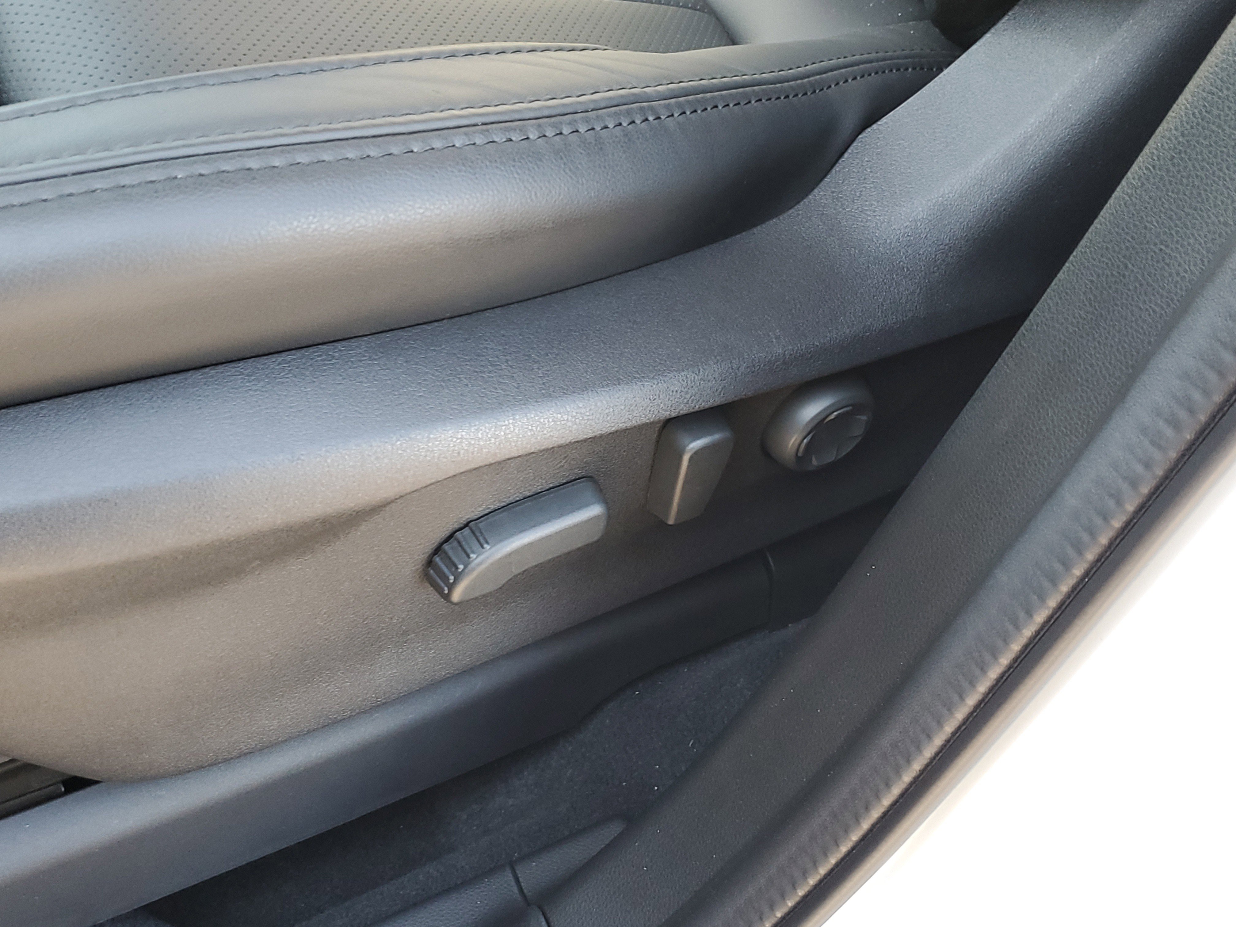 Used 2025 Subaru Ascent Bronze Edition image 23