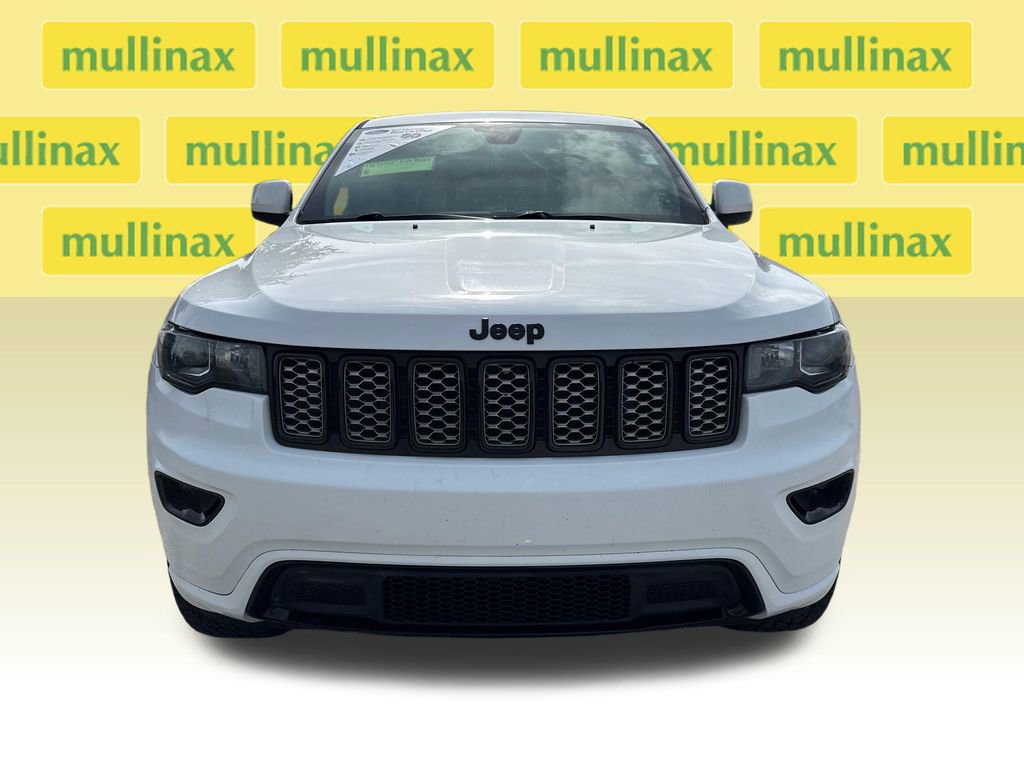 Used 2018 Jeep Grand Cherokee Altitude RWD image 11