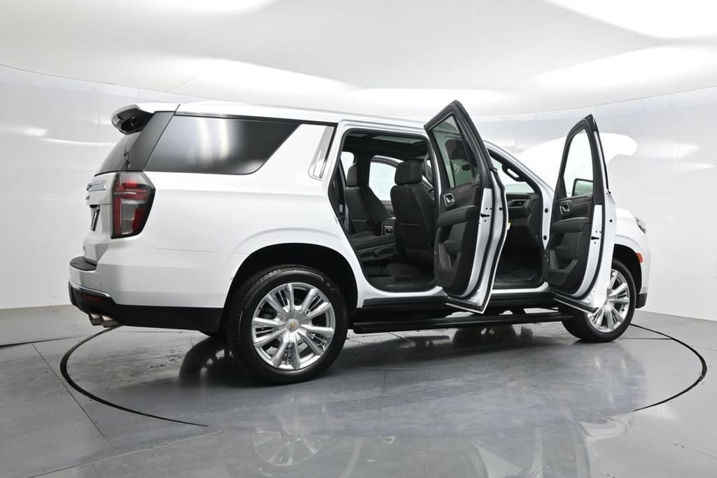 Used 2022 Chevrolet Tahoe High Country w/ Premium Package 2 AWD/4WD image 4