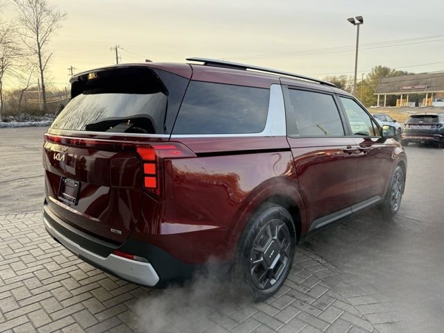 Used 2025 Kia Carnival EX image 9