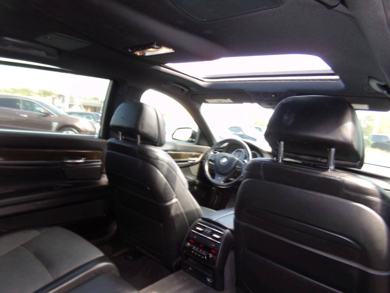 Used 2013 BMW 750Li RWD image 28