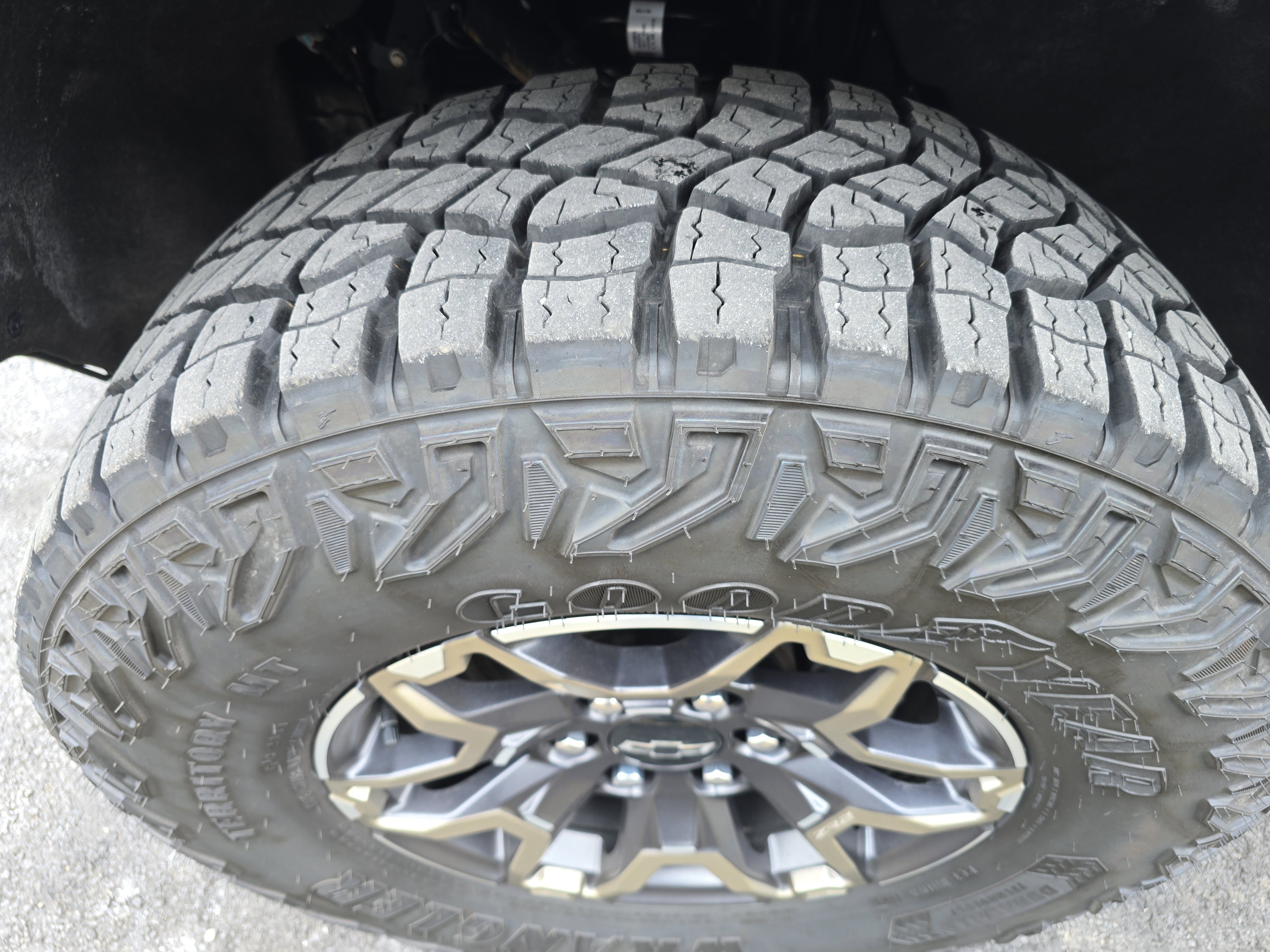 Used 2024 Chevrolet Colorado ZR2 w/ Technology Package image 11
