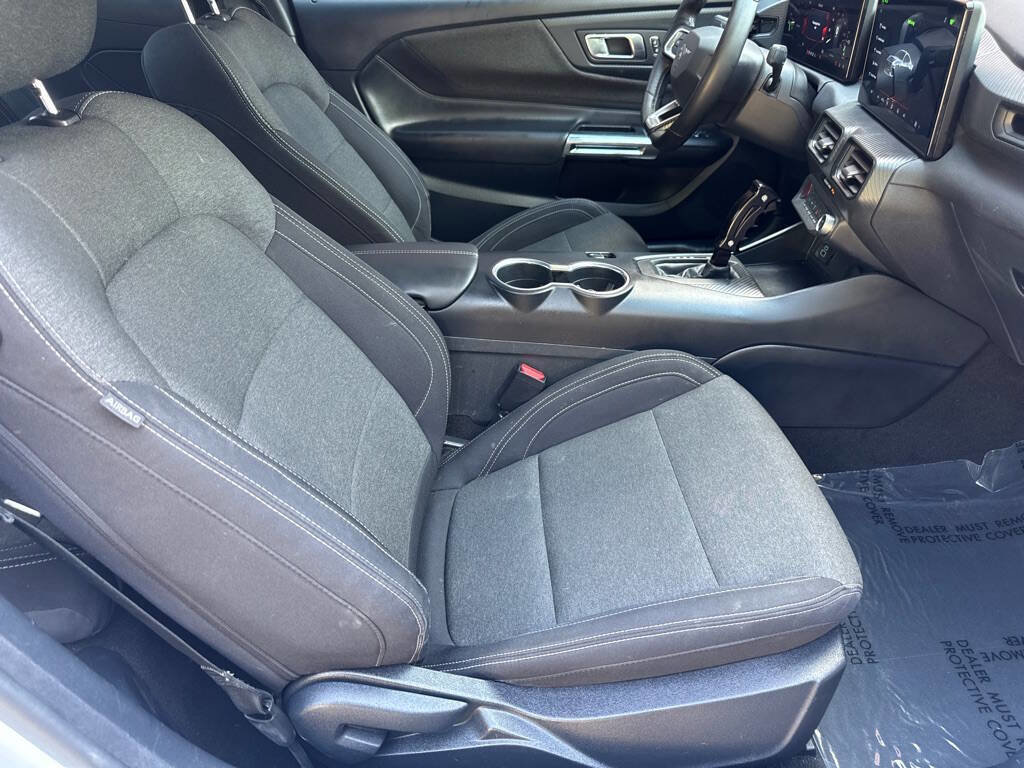 Used 2024 Ford Mustang Coupe RWD image 13