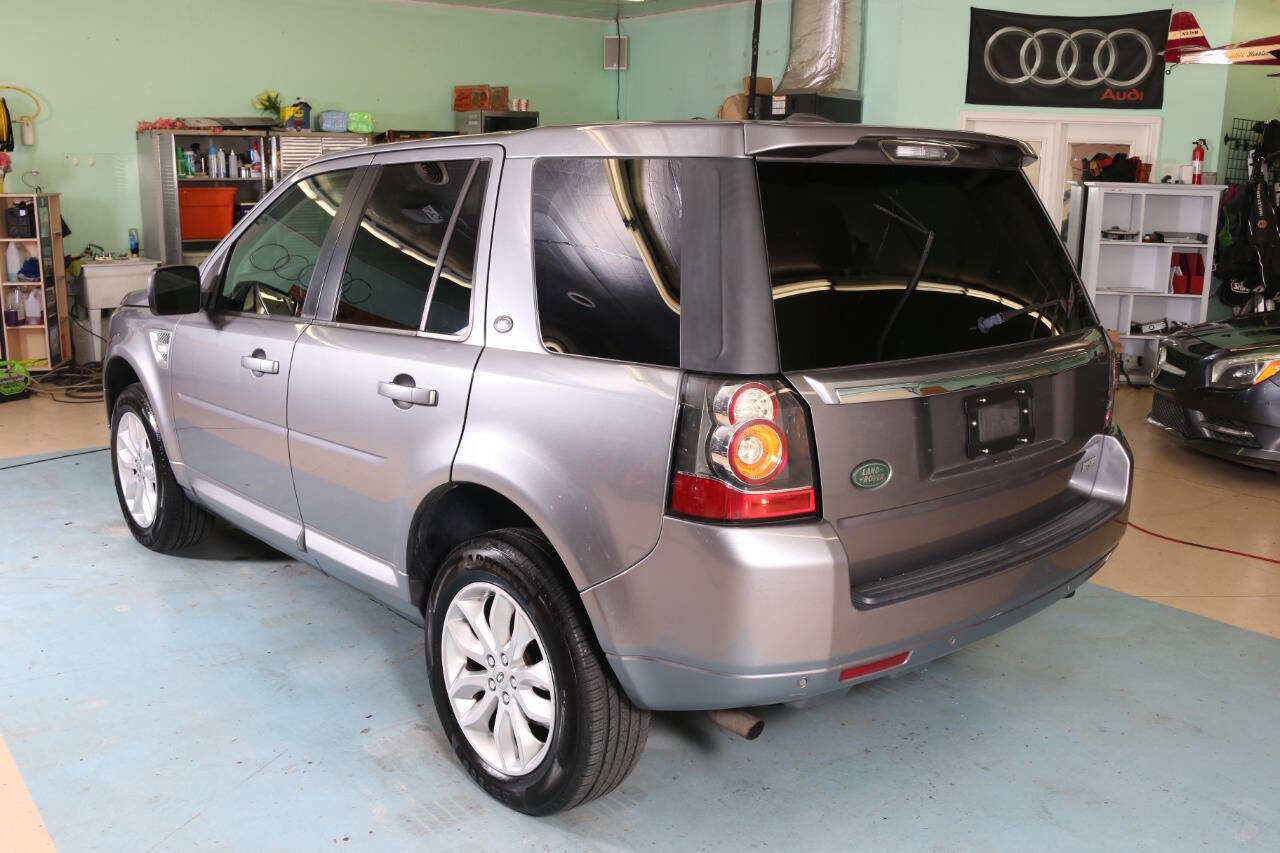 Used 2013 Land Rover LR2 HSE image 20