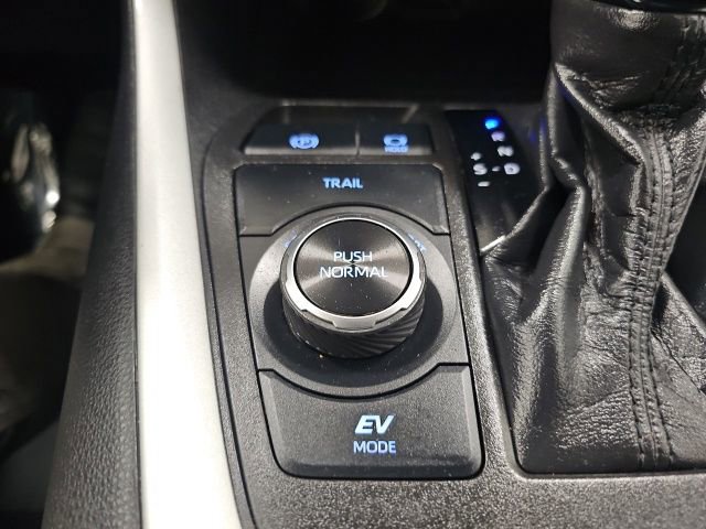 Certified 2021 Toyota RAV4 XLE w/ Convenience Package image 24