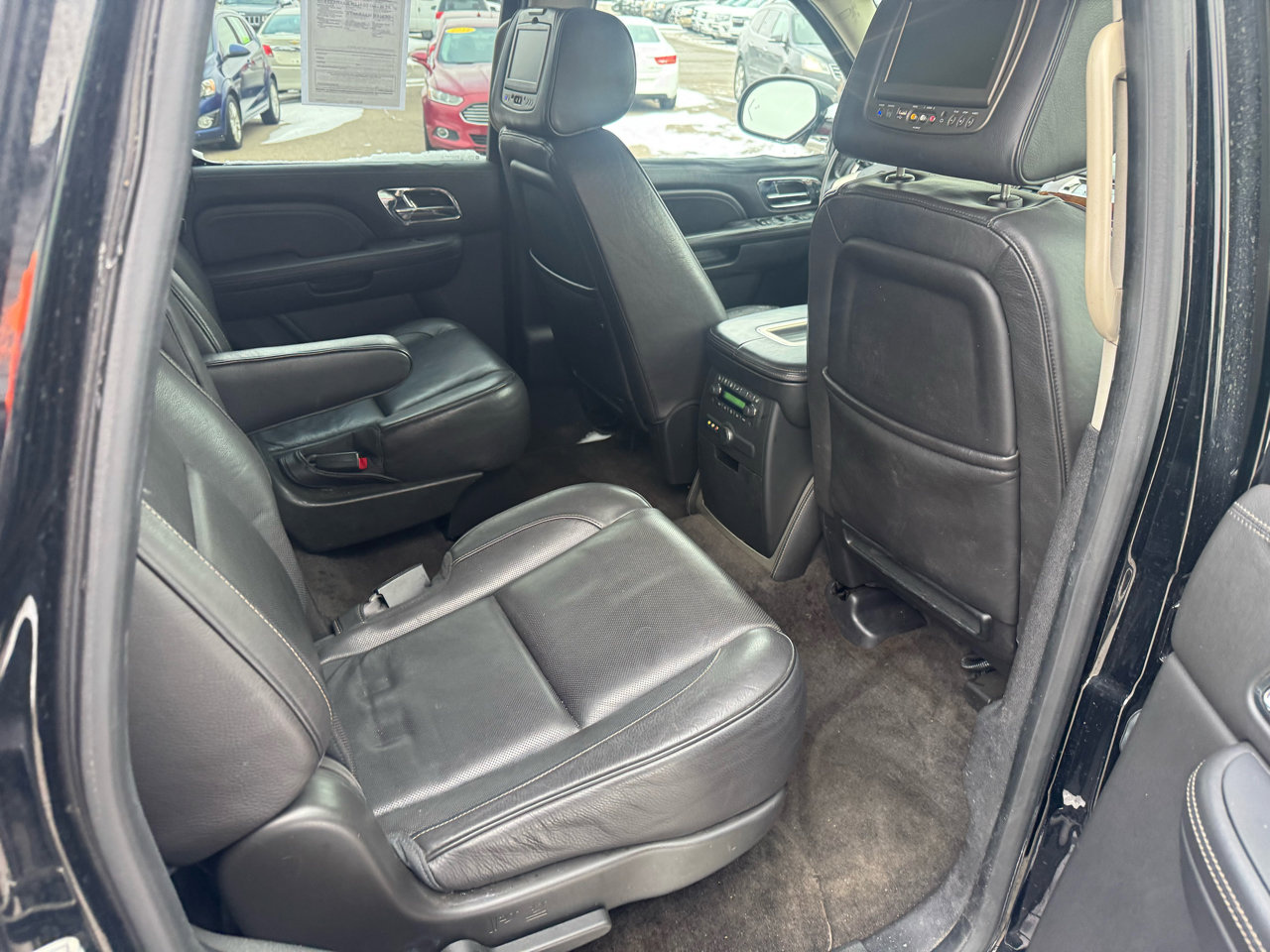 Used 2014 Cadillac Escalade Platinum image 12