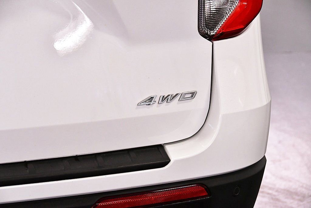 Used 2024 Ford Explorer XLT w/ Class IV Trailer Tow Package image 12