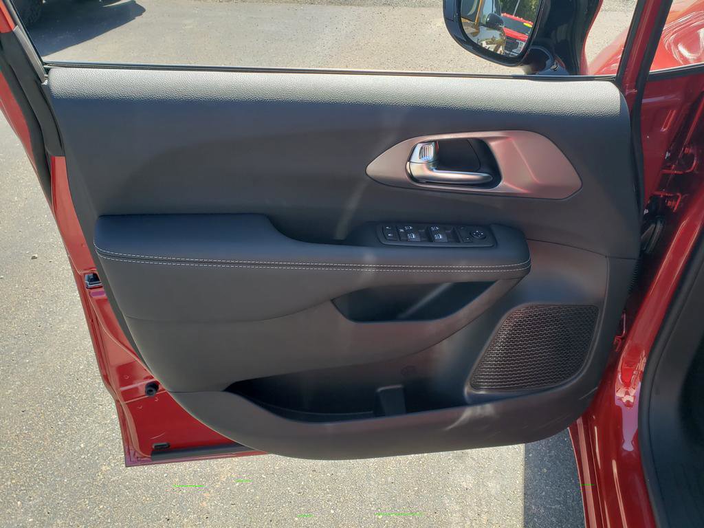 New 2026 Chrysler Voyager LX FWD image 11