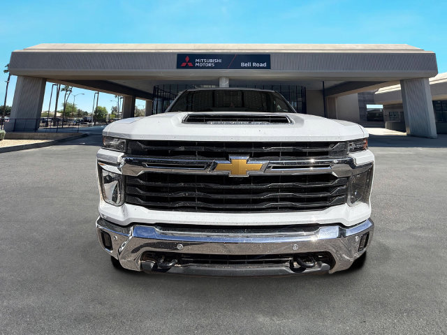 Used 2025 Chevrolet Silverado 3500 LT w/ Safety Package AWD/4WD image 2