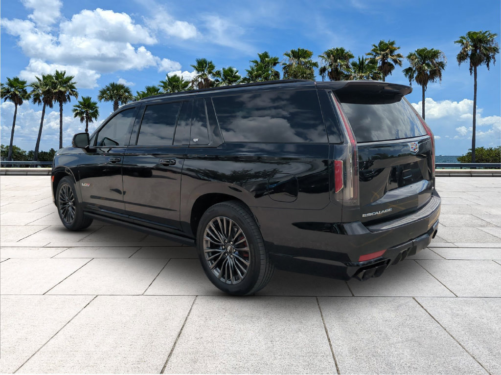 Used 2024 Cadillac Escalade ESV V AWD/4WD image 6