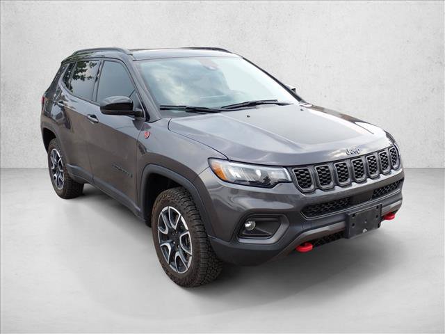 Used 2024 Jeep Compass Trailhawk w/ Sun and Sound Group AWD/4WD image 5
