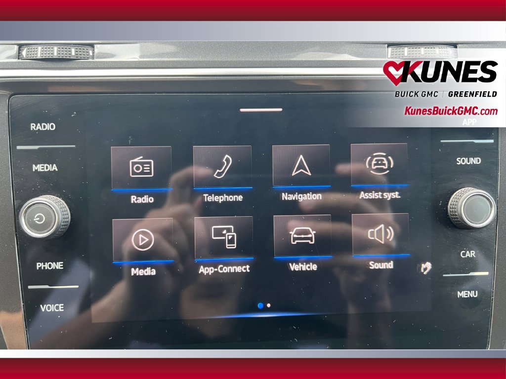 Used 2023 Volkswagen Tiguan SE AWD/4WD image 28