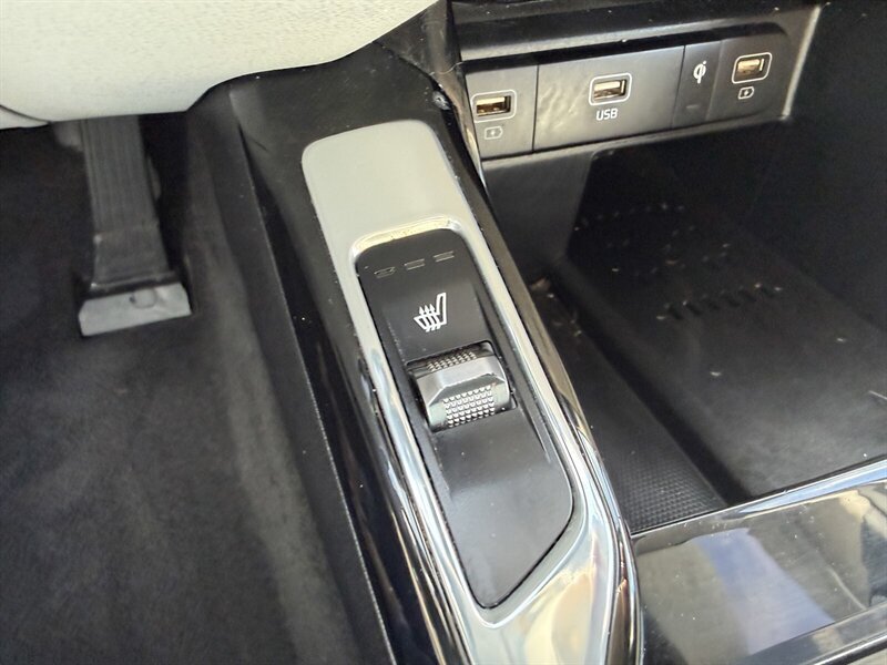 Used 2023 Kia Sorento SX FWD image 26
