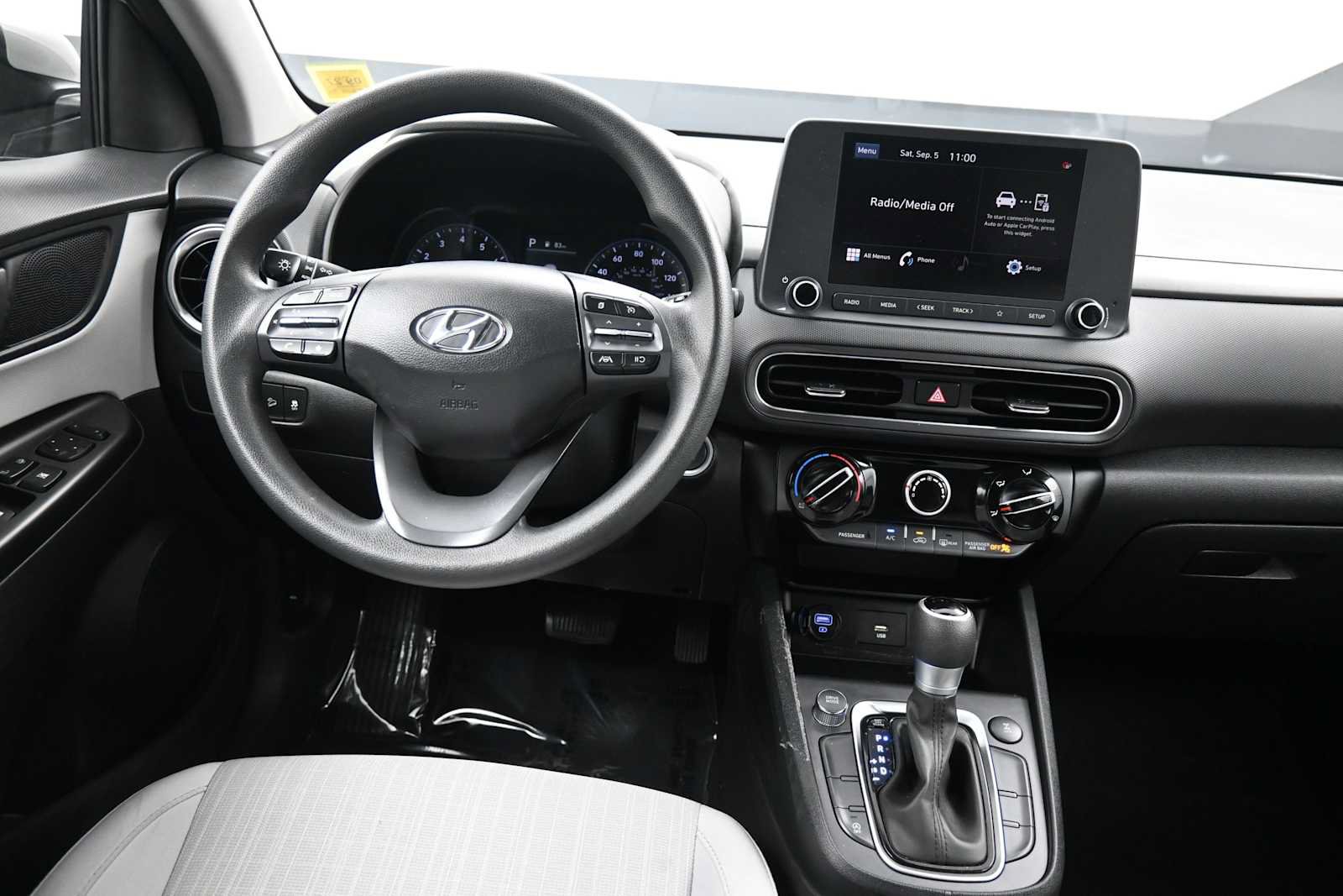 Certified 2023 Hyundai Kona SEL AWD/4WD image 19