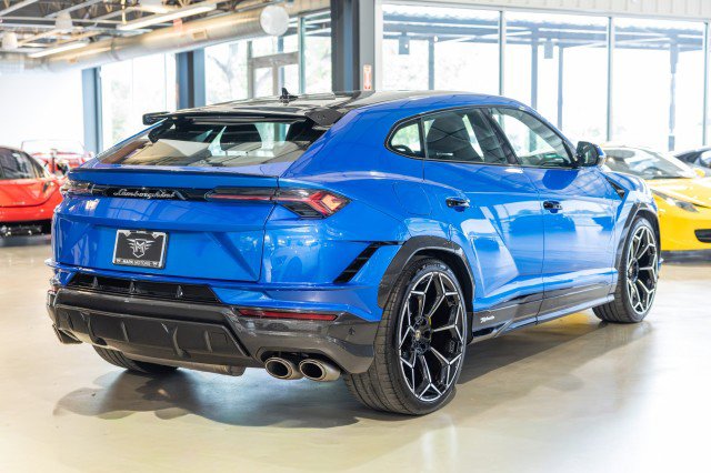 Used 2024 Lamborghini Urus Performante AWD/4WD image 6