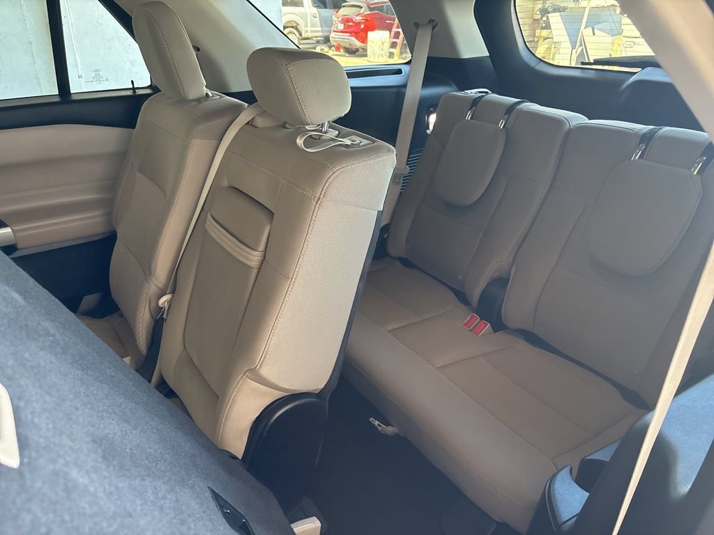 Used 2023 Ford Explorer XLT RWD image 13