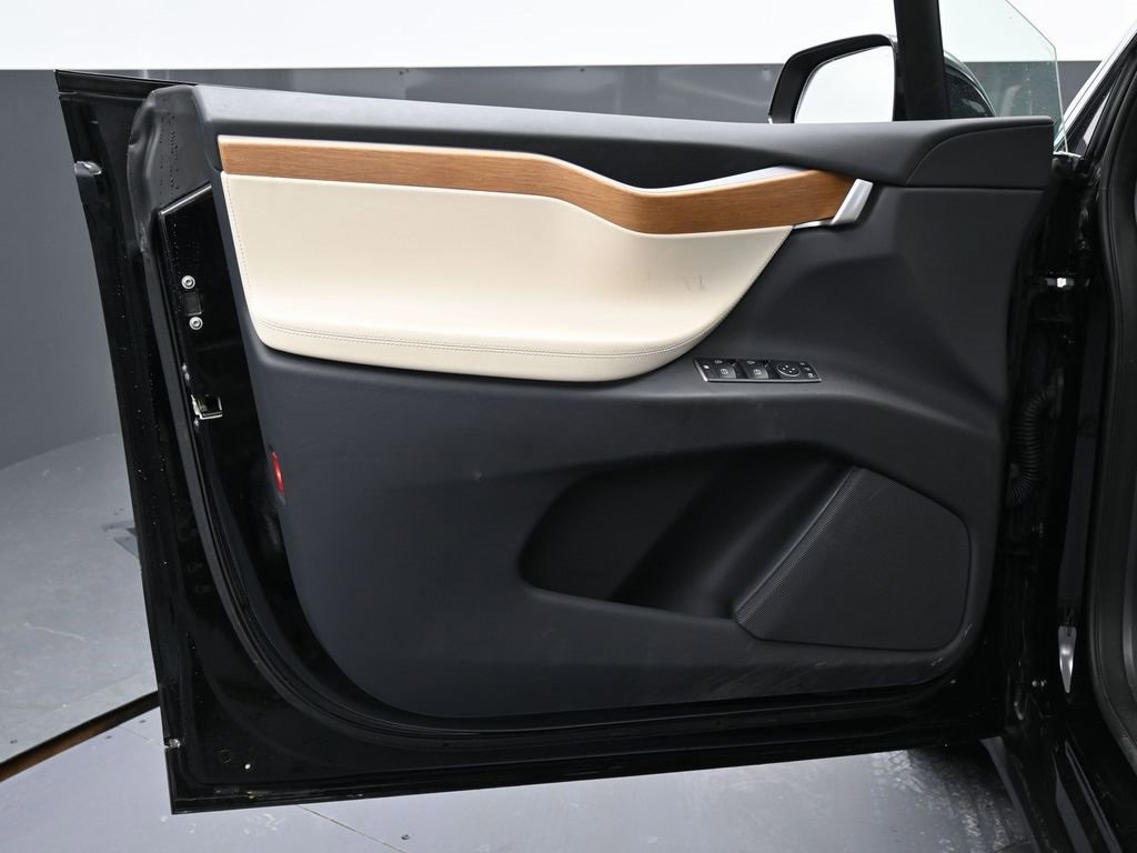 Used 2021 Tesla Model X Performance image 44
