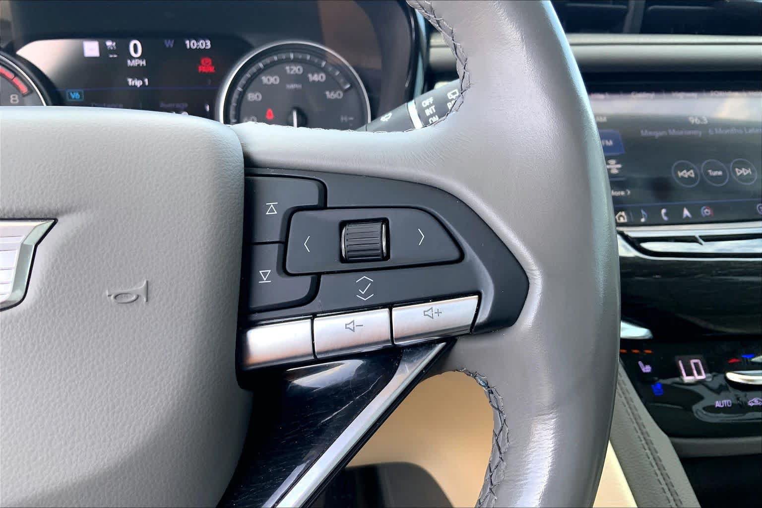 Used 2020 Cadillac XT6 Premium Luxury FWD image 25