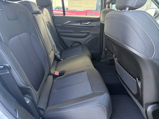 New 2026 Jeep Grand Cherokee Laredo AWD/4WD image 33