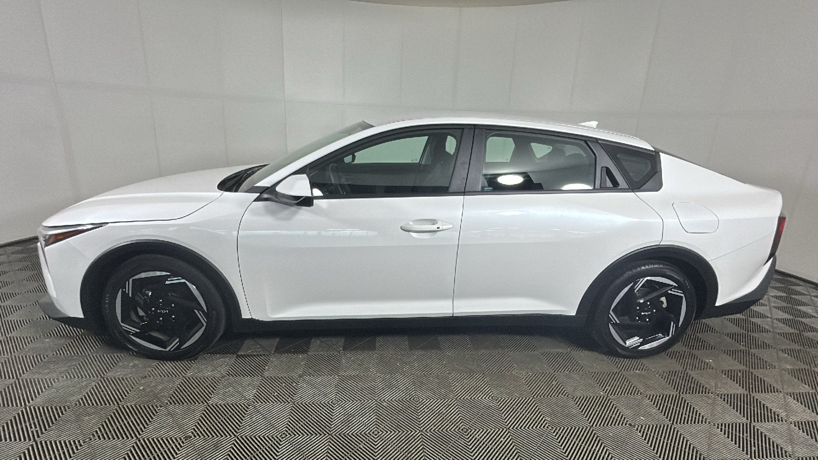 Used 2025 Kia K4 EX FWD image 4