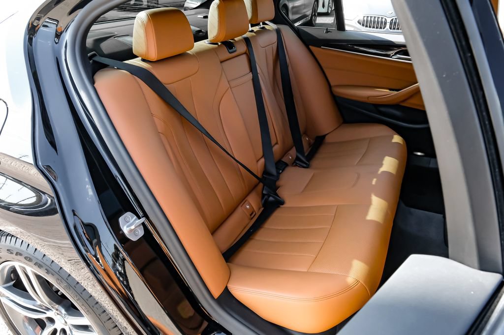 Used 2021 BMW 530i w/ Convenience Package RWD image 36