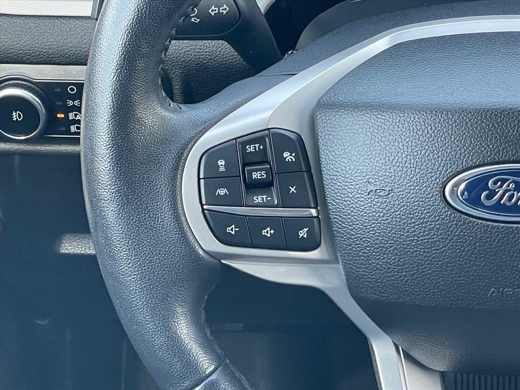 Used 2023 Ford Explorer XLT w/ Equipment Group 202A AWD/4WD image 13