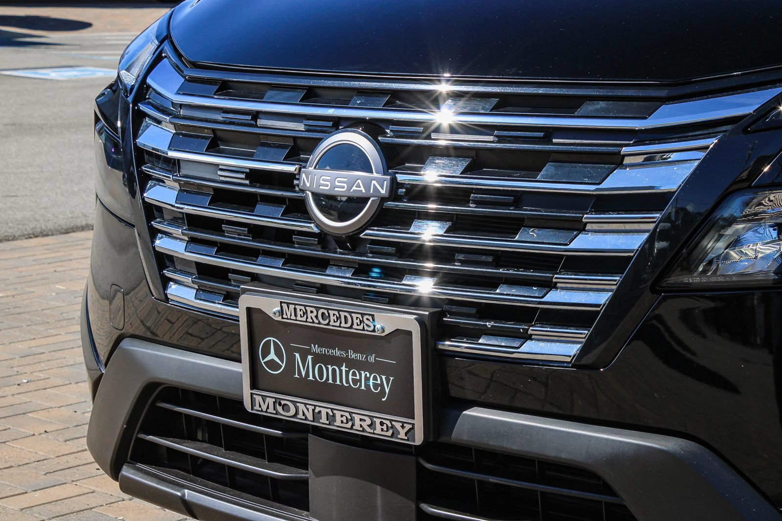 Used 2025 Nissan Rogue SV FWD image 5
