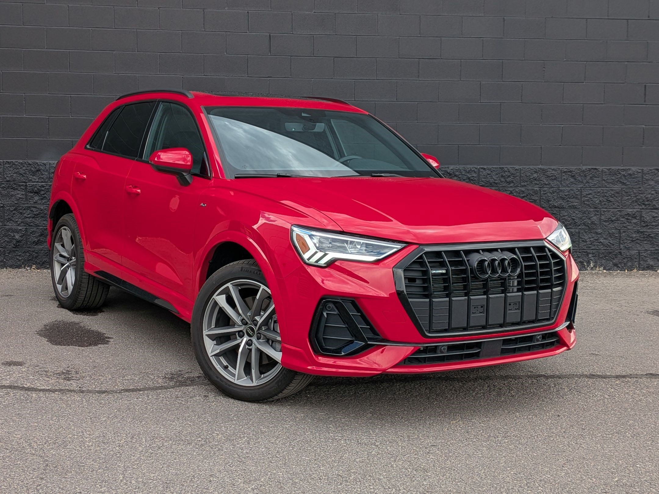 Certified 2025 Audi Q3 2.0T Premium w/ Convenience Package AWD/4WD image 3